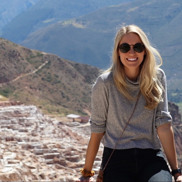 Meet your Posher, Laura - Picture 1 of 1